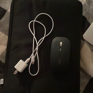 Computer mouse with charger